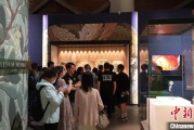 家族乱入百年典藏首渡重洋 124套英国工艺美术运动珍品亮相天津